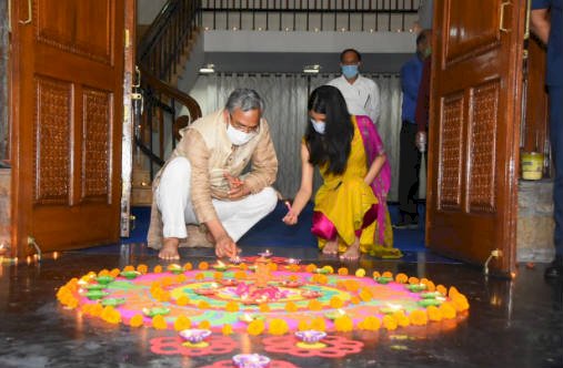 राम मंदिर शिलान्यास के उपलक्ष्य में मुख्यमंत्री आवास में आयोजित हुआ दीपोत्सव