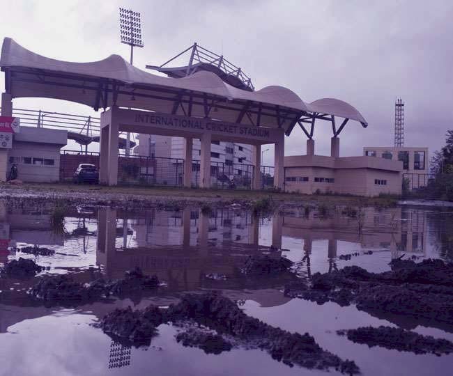 देहरादून: 300 करोड़ की लागत से बने अंतर्राष्ट्रीय क्रिकेट स्टेडियम के हाल तो देखो