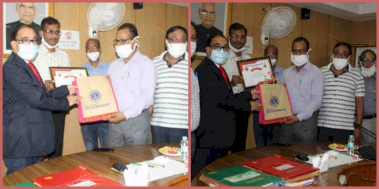 देहरादून: लायंस क्लब ने आयुध निर्माणी के महाप्रबंधक को किया सम्मानित