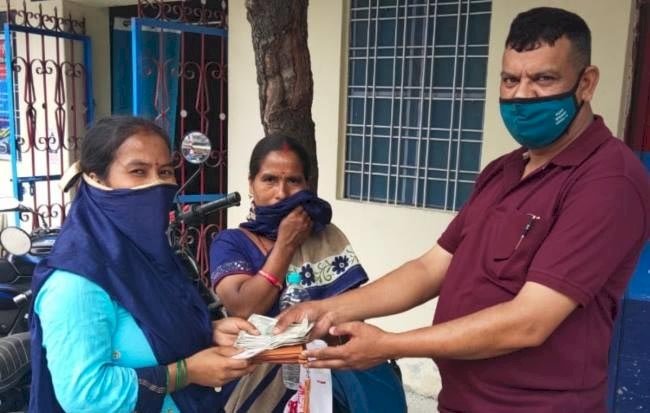पुलिस कर्मी ने की ईमानदारी की मिशाल पेश