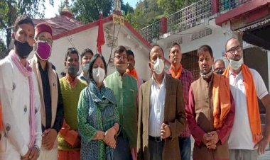 एनएसए अजीत डोभाल ने पत्नी संग की माँ ज्वाल्पा देवी की पूजा, हरियाली माता का भी लिया आर्शीवाद