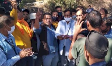 विधायक चुफाल ने किया डामरीकरण कार्य का शुभारंभ