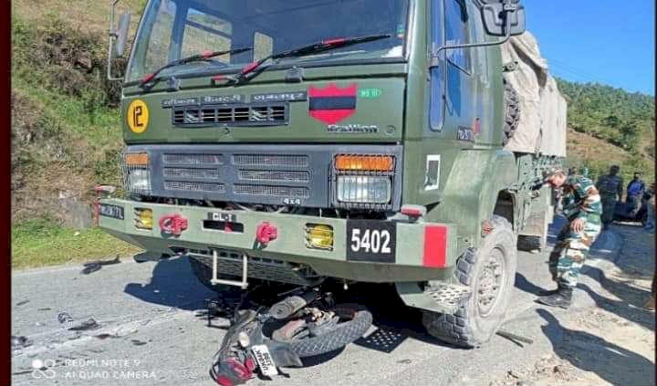 लोहाघाट: बाइक आई सेना के वाहन के नीचे, युवक की मौत