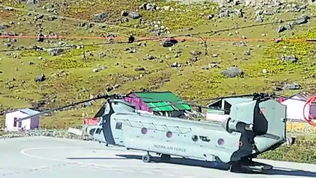 वायुसेना के चिनूक हेलीकॉप्टर ने की केदारनाथ में लैडिंग