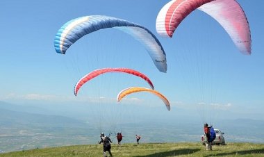 मालदेवता में पैराग्लाइडिंग जबकि औली में होगा स्कीइंग फैस्टीवल