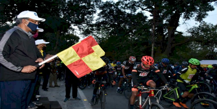 सीएम ने किया माउंटेन टैरेन बाइकिंग रैली का शुभारम्भ