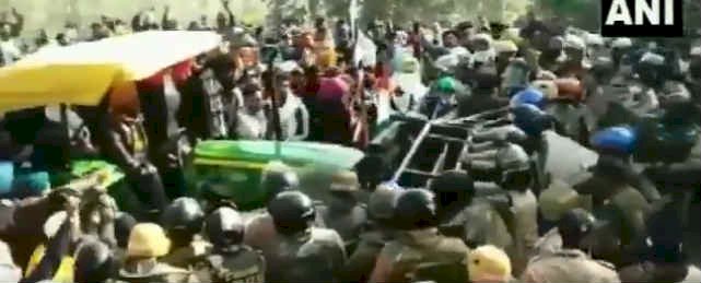 उत्तराखंड: दिल्ली कूच कर रहे किसानों ने पुलिस बैरिकेड पर चढ़ाया ट्रेक्टर, वीडियो वायरल