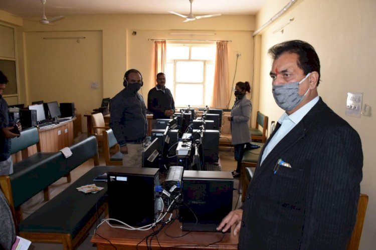 विस परिसर में बनी अत्याधुनिक उपकरणों से युक्त आईटी लैब