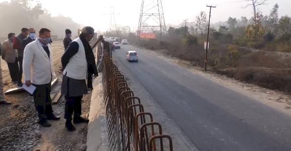 सीएम ने किया लालतप्पड़ फ्लाईओवर का निरीक्षण