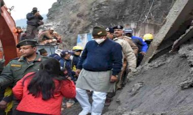 रेणी आपदा प्रभावित क्षेत्रों के दौरे पर पहुंचे सीएम त्रिवेन्द्र