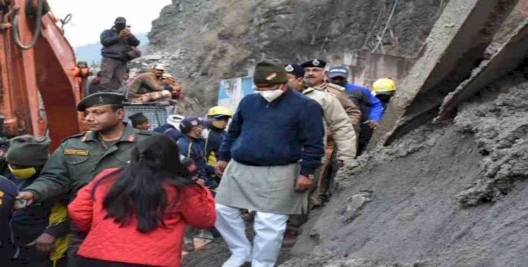 रेणी आपदा प्रभावित क्षेत्रों के दौरे पर पहुंचे सीएम त्रिवेन्द्र