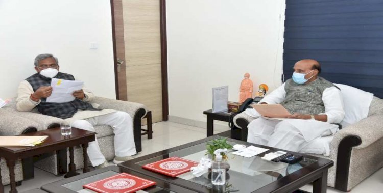 सीएम त्रिवेन्द्र का दिल्ली दौरा: रक्षा मंत्री से की सीएम ने मुलाकात