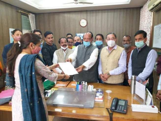 देहरादून: महानगर कांग्रेस ने की स्थानीय लोगों को टोल से छूट देने की मांग