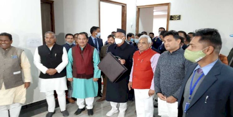 गैरसैंण: सीएम त्रिवेन्द्र ने पेश किया वर्ष 2021-22 का बजट, जानें बजट की बड़ी बातें