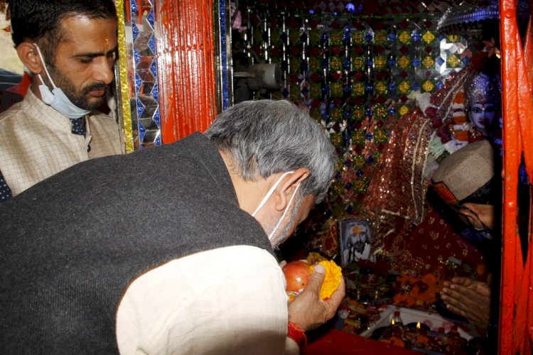 रामनगर पहुंचे सीएम तीरथ सिंह रावत, गर्जिया देवी मंदिर में किए दर्शन