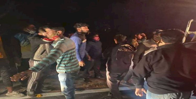 पौड़ी:  सेना की भर्ती में जा रहे युवाओं से भरी मैक्स दुर्घटनाग्रस्त, एक  की मौत
