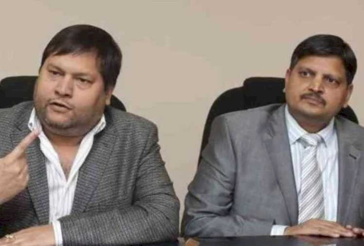 कुंभ में गुप्ता बंधुओं ने  पुलिस वालों को दिखाई सरेआम दबंगई, वीडियो वायरल