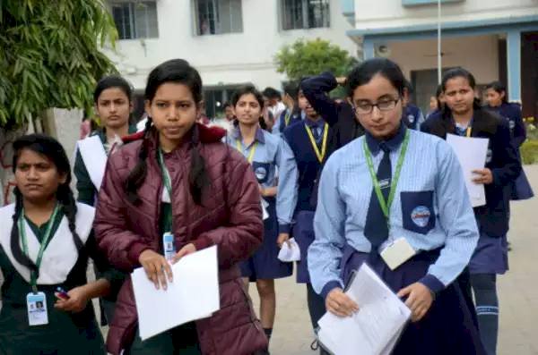 बिग ब्रेकिंग: CBSE इस फार्मूले से बनाएगा 10 वीं  बोर्ड के परीक्षार्थियों का रिजल्ट