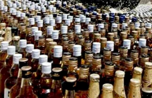 उत्तराखंड: कर्फ्यू के दौरान ले जा रहा था शराब का जखीरा, धरा गया