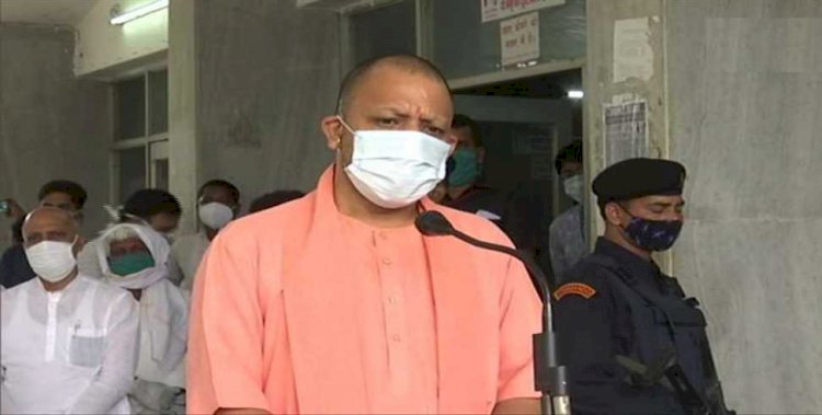 अयोध्या दौरे पर सीएम योगी, किया कोविड कमांड सेंटर का निरीक्षण