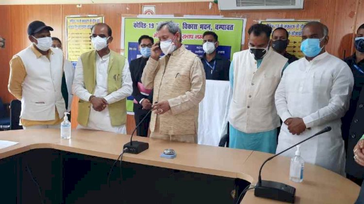 चंपावत: सीएम ने अफसरों को दिए ग्रामीण क्षेत्रों में बेहतर स्वास्थ्य व्यवस्था मुहैया के निर्देश