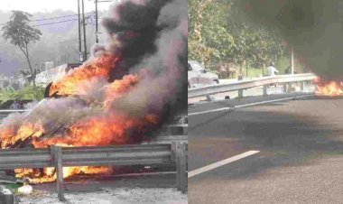 खौफनाक : सड़क पर पलटी और आग का गोला बन गई अल्टो कार, हादसे के वक्त पांच लोग थे कार में सवार