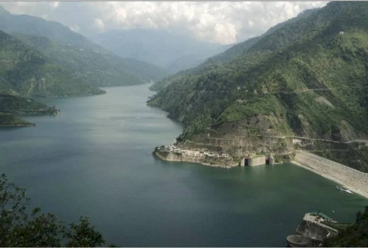 ड्राइवर ने पल भर की देर की होती तो टिहरी बांध की झील में समा जाती आठ जिन्दिगियां