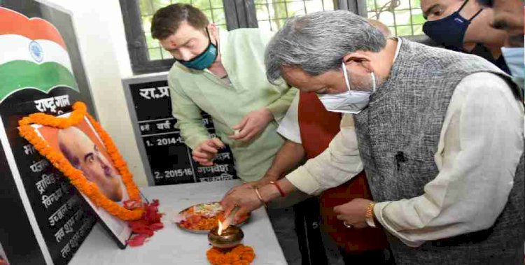 डॉ. श्यामाप्रसाद मुखर्जी के बलिदान दिवस पर सीएम ने दी श्रद्धांजलि