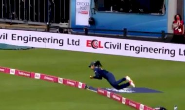 हरलीन देओल का यह कैच नहीं देखा तो क्या देखा? सचिन भी हुए हरलीन के फैन, देखें वीडियो