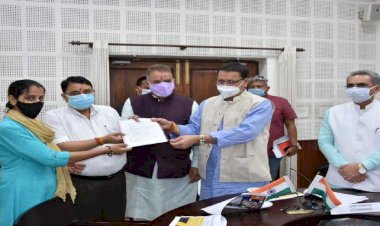 पीएम आवास योजना शहरी के तहत 240 लाभार्थियों को सीएम धामी ने दिया आवास कब्जा