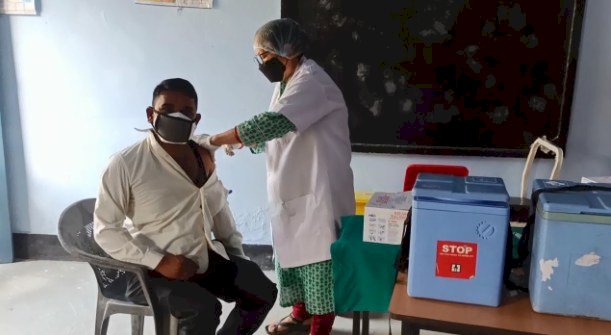 चमोली: इन विकासखंडों में वैक्सीनेशन की रफ्तार हुई सुस्त, बार- बार काटने पड़ रहे हैं वैक्सीन के लिए चक्कर