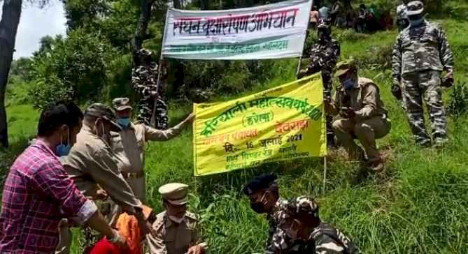 थराली:हरेला पर्व पर संयुक्त रूप से चलाया गया वृक्षारोपण अभियान