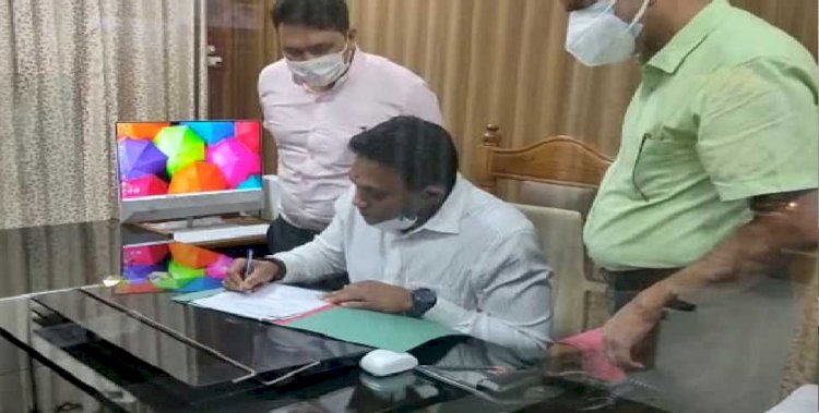 डा० आर. राजेश कुमार ने किया देहरादून के डीएम का पदभार ग्रहण