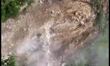 चमोली: बिना बारिश के दरक गई पहाड़ी,खौफनाक मंजर का वीडियो वायरल