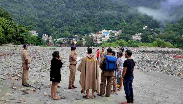 बड़ी खबर: नहाते समय गंगा में बह गए  मुंबई के तीन पर्यटक
