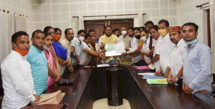 अपनी मांगों को लेकर सीएम पुष्कर धामी से मिले ब्लॉक प्रमुख