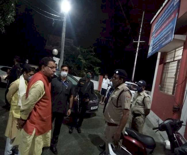 देर रात जब सीएम धामी पहुंचे देहरादून के इस पुलिस थाने तो मच गया हड़कंप