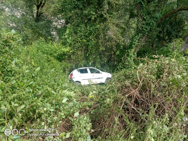ब्रेकिंग: थराली में आल्टो कार खाई में गिरी, पांच लोगों को लेकर बागेश्वर जा रही थी कार