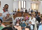 देहरादून: सीएम आवास में लगा जनता दरबार, लोगों ने सीएम को बताईं अपनी समस्याएं