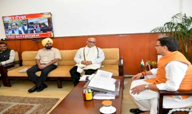 मुख्यमंत्री से मिले प्रधानमंत्री के सलाहकार भाष्कर खुल्बे, केदारनाथ पुनर्निर्माण कार्यों एवं बद्रीनाथ धाम के मास्टर प्लान के सम्बन्ध में की चर्चा