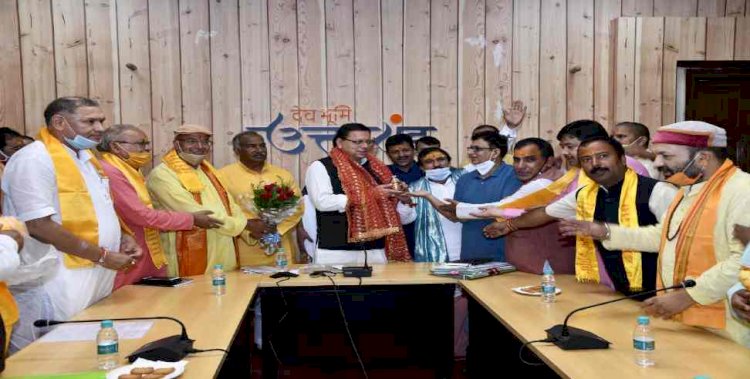 सीएम धामी की पहल पर गतिरोध खत्म, तीर्थ पुरोहितों ने आंदोलन किया स्थगित