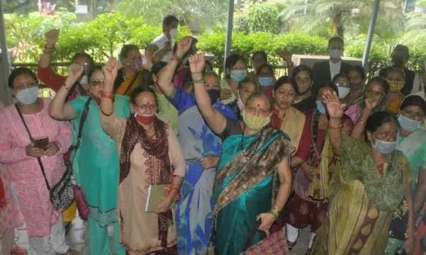 'उत्तराखंड  में भू-कानून लागू हो, कानून लागू होने तक जमीन खरीद फरोख्त पर लगे रोक'