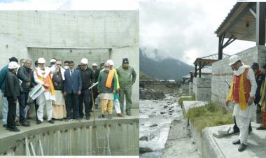 सीएम धामी ने केदारनाथ धाम में किया पुनर्निमाण कार्यों का निरीक्षण, श्रद्धालुओं से की बातचीत