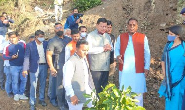 लगातार पांचवें दिन आपदा पीड़ितों के साथ मौजूद रहे मुख्यमंत्री