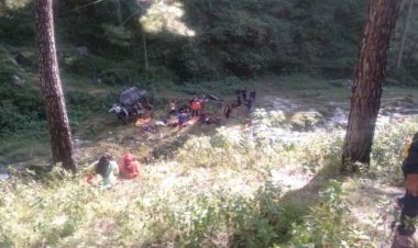उत्तराखंड: पर्यटकों के दो वाहन हादसे के शिकार, 5 पर्यटकों की मौत, 10 घायल