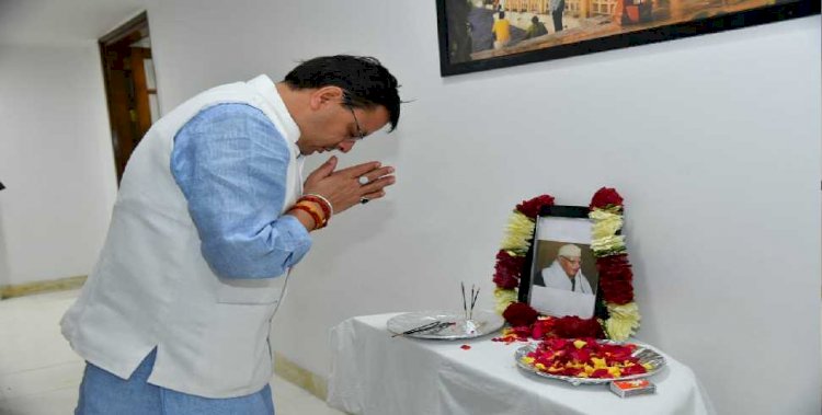 सीएम धामी ने दी पूर्व सीएम स्व. तिवारी को श्रद्धांजलि