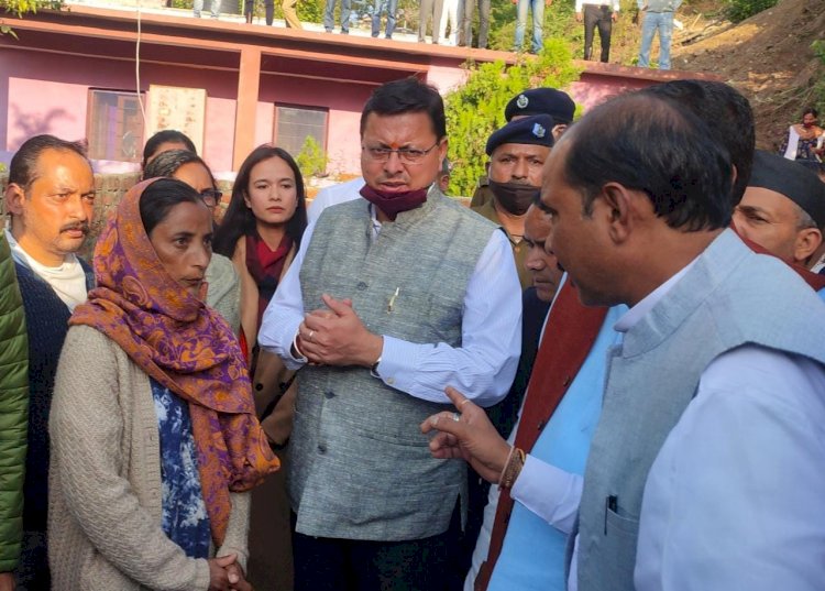 अल्मोड़ा में आपदा प्रभावितों से मिले सीएम धामी, मदद और सांत्वना दी