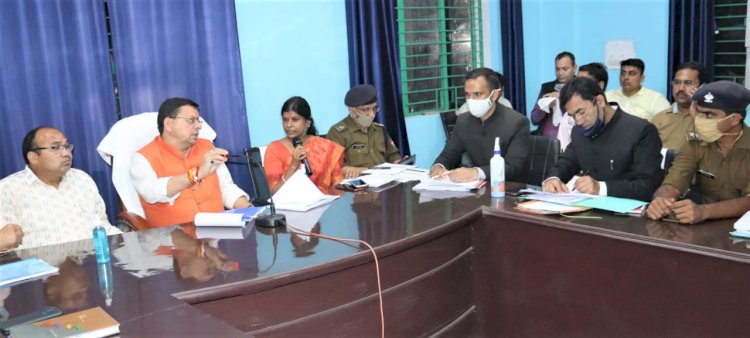 सीएम धामी ने खटीमा पहुंचकर किया क्षेत्र में किये जा रहे विभिन्न कार्यों का स्थलीय निरीक्षण