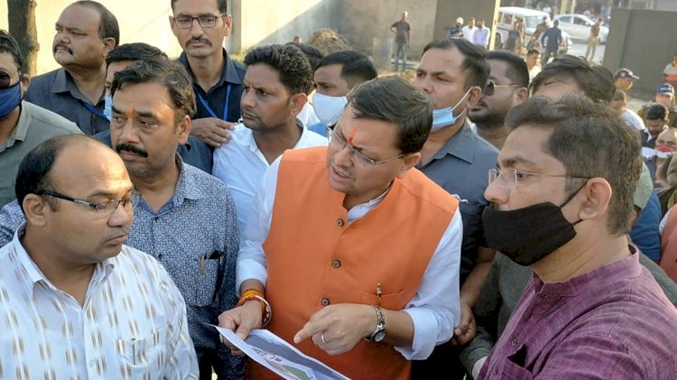 खटीमा मंडी में धान क्रय केन्द्रों का सीएम ने किया निरीक्षण, किसानों की सुनी समस्यायें।