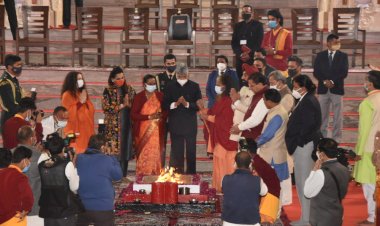 राष्ट्रपति रामनाथ कोविन्द ने परमार्थ निकेतन आश्रम ऋषिकेश में गंगा आरती में लिया भाग